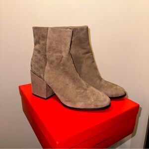 WISHBONE COLLECTION Women's Suede Ankle Boots - Taupe